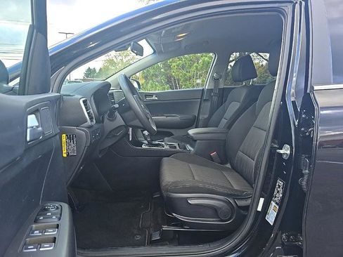 Used 2022 Kia Sportage LX image 10