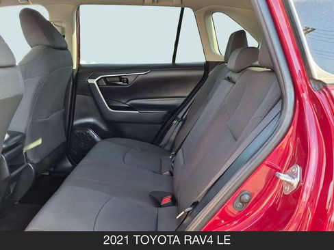 Used 2021 Toyota RAV4 LE FWD image 16