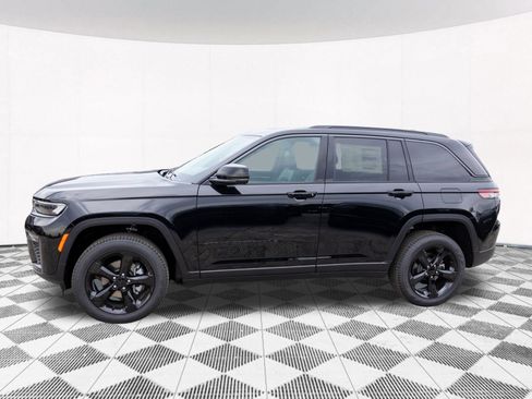 New 2026 Jeep Grand Cherokee Limited w/ Limited Altitude Package AWD/4WD image 9