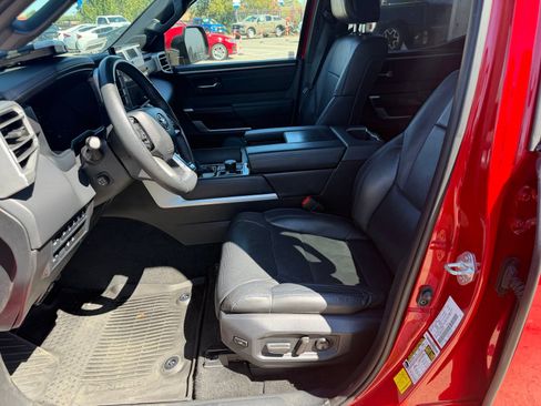 Used 2025 Toyota Tundra Platinum AWD/4WD image 10
