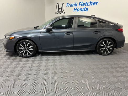 Used 2024 Honda Civic EX-L image 3