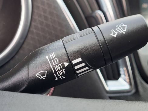 Used 2020 Chevrolet Malibu LT image 35