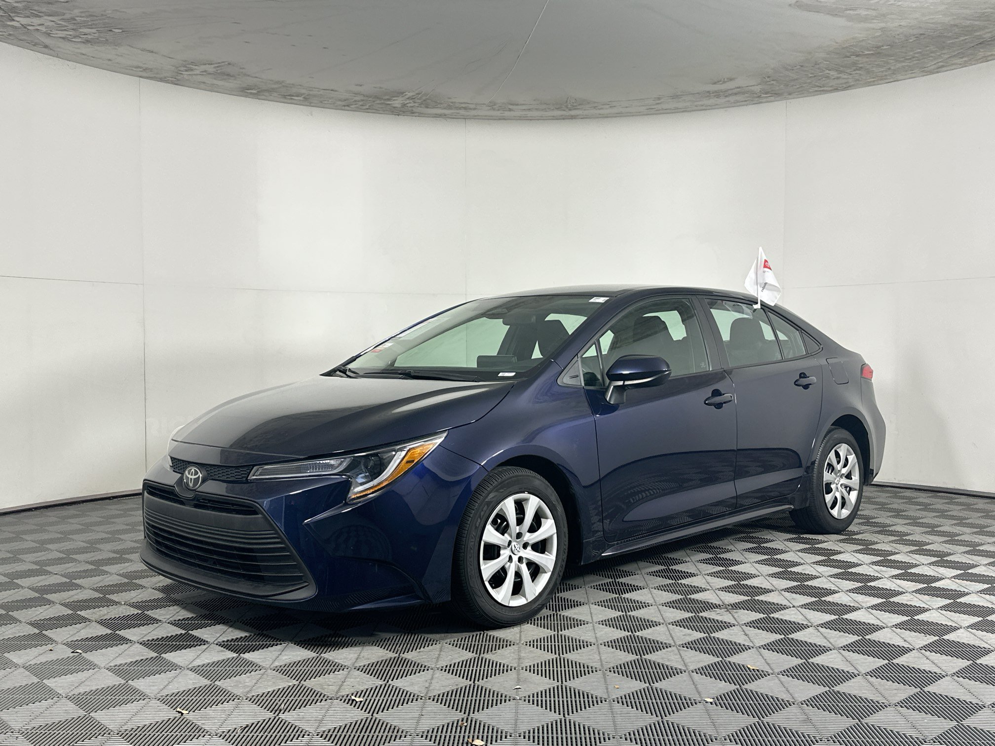 Used 2023 Toyota Corolla LE FWD image 7
