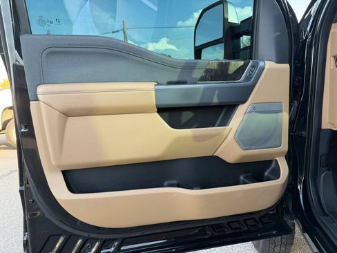 Used 2023 Ford F350 Lariat w/ Lariat Ultimate Package AWD/4WD image 22