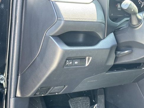 Used 2025 Toyota RAV4 XLE AWD/4WD image 30