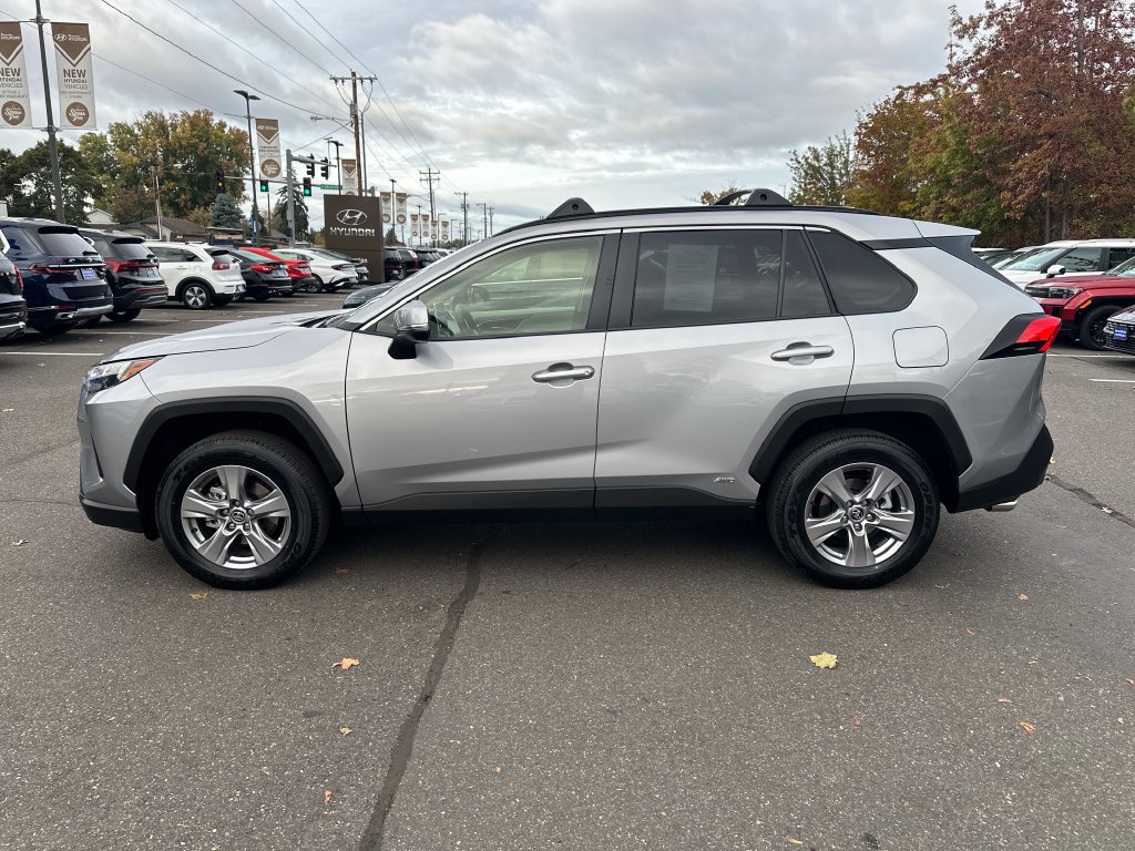 Used 2025 Toyota RAV4 XLE w/ Convenience Package AWD/4WD image 3