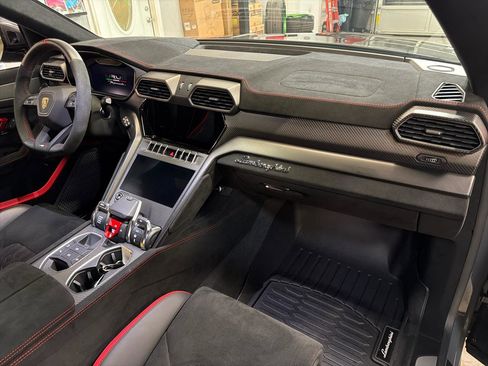 Used 2024 Lamborghini Urus Performante image 25