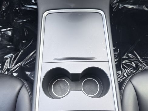 Used 2022 Tesla Model Y Long Range AWD/4WD image 57