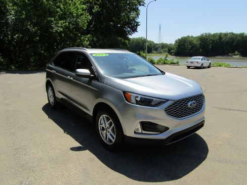 Used 2023 Ford Edge SEL w/ Convenience Package AWD/4WD image 6