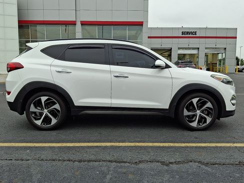 Used 2016 Hyundai Tucson Limited w/ Option Group 03 FWD image 7