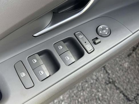 Certified 2023 Hyundai Elantra SEL image 16