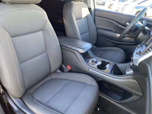 Used 2021 GMC Acadia SLE w/ Driver Convenience Package image 8