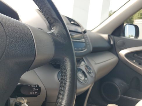Used 2006 Toyota RAV4 Limited AWD/4WD image 26