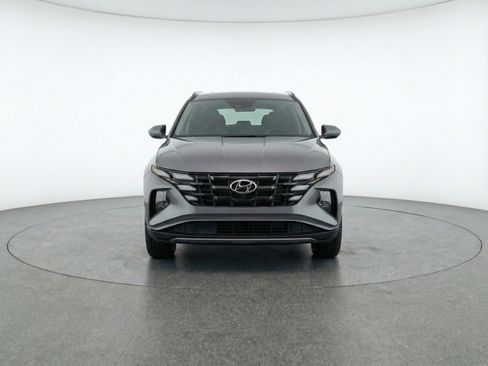 Used 2025 Hyundai Tucson SEL FWD image 2