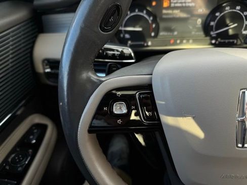 Certified 2022 Lincoln Corsair Standard w/ Equipment Group 101A image 29