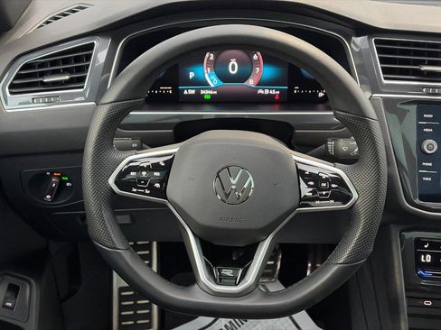 Used 2022 Volkswagen Tiguan SE R-Line AWD/4WD image 14