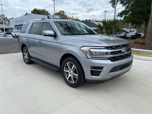 Certified 2024 Ford Expedition Limited image 2