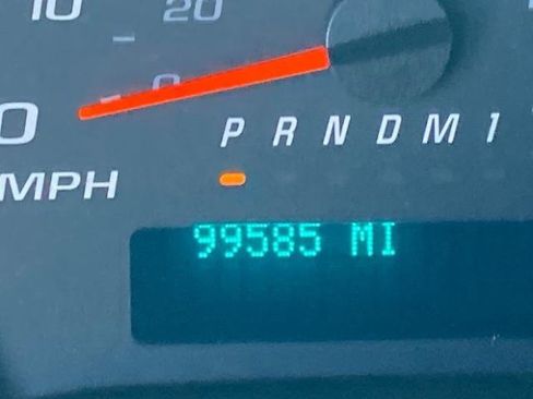 Used 2017 Chevrolet Express 2500 image 23