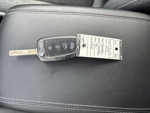 Used 2019 Hyundai Santa Fe SE AWD/4WD image 29