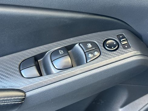 Used 2025 Nissan Altima 2.5 SV FWD image 14