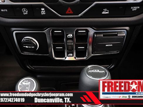 New 2025 Jeep Gladiator Sport image 24