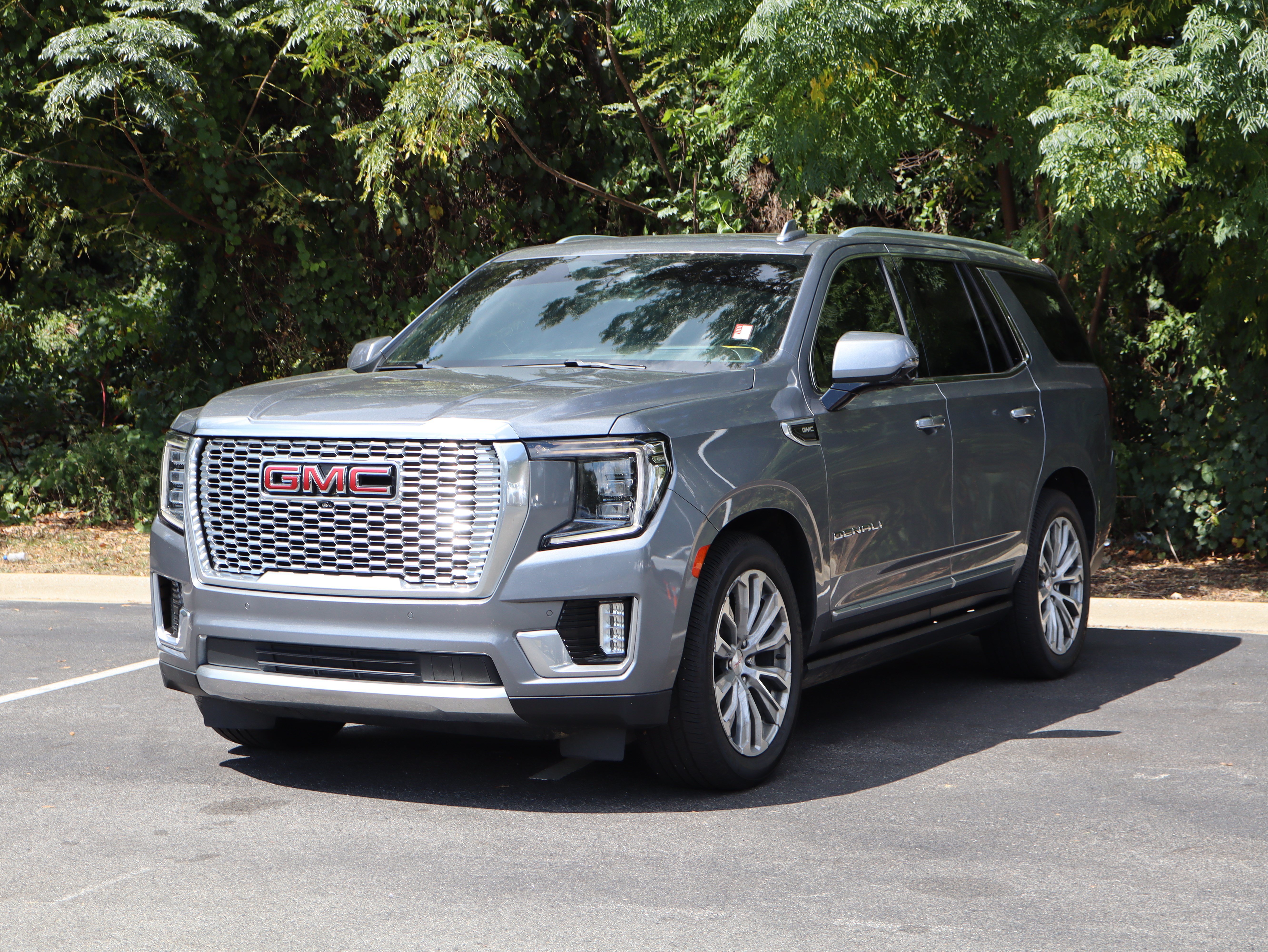Used 2021 GMC Yukon Denali w/ Denali Ultimate Package AWD/4WD image 5