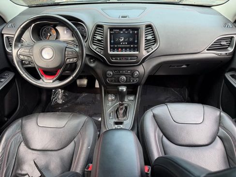 Used 2019 Jeep Cherokee Trailhawk image 41