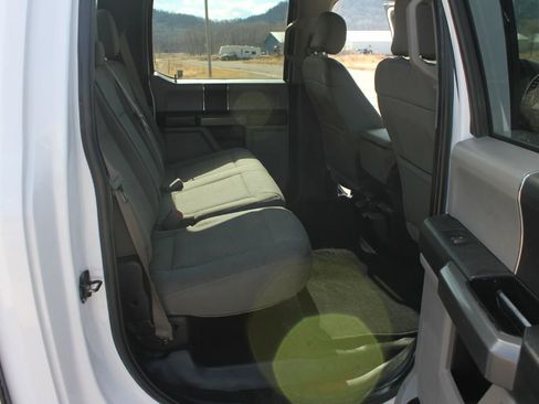 Used 2017 Ford F150 XLT w/ Trailer Tow Package image 38