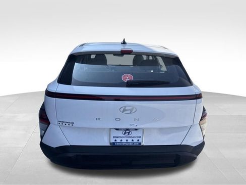 New 2026 Hyundai Kona SE image 8