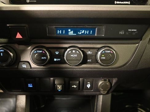 Used 2023 Toyota Tacoma TRD Off-Road image 29