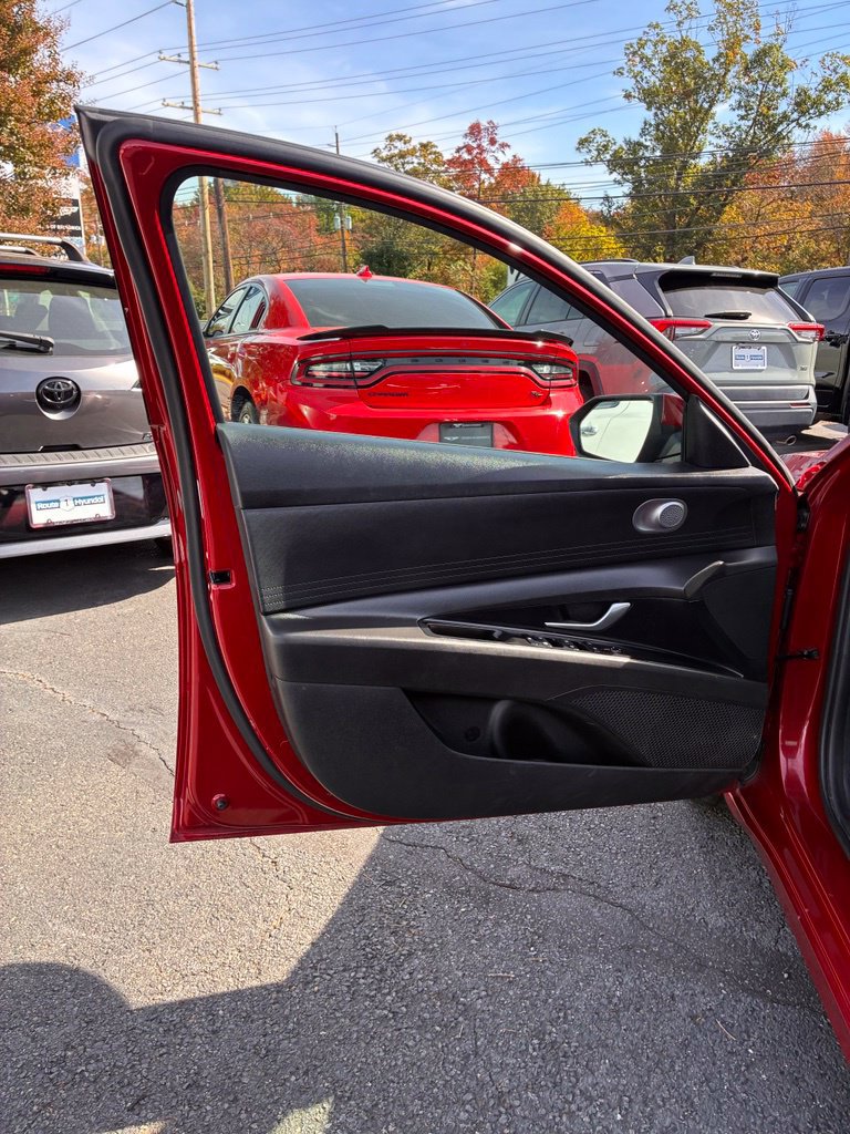 Used 2024 Hyundai Elantra SEL FWD image 26