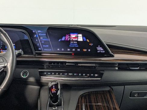 Used 2023 Cadillac Escalade ESV Premium Luxury AWD/4WD image 38