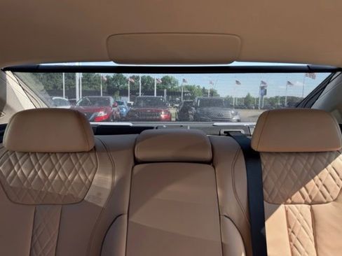 Used 2018 BMW 750i RWD image 32