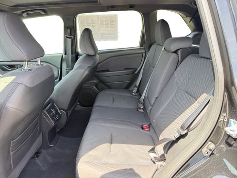 Used 2025 Subaru Forester Premium w/ Convenience Package #1 AWD/4WD image 16