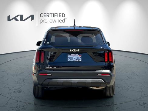 Certified 2023 Kia Sorento LX FWD image 5