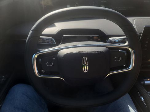 New 2025 Lincoln Nautilus Premier w/ Jet Appearance Package image 28