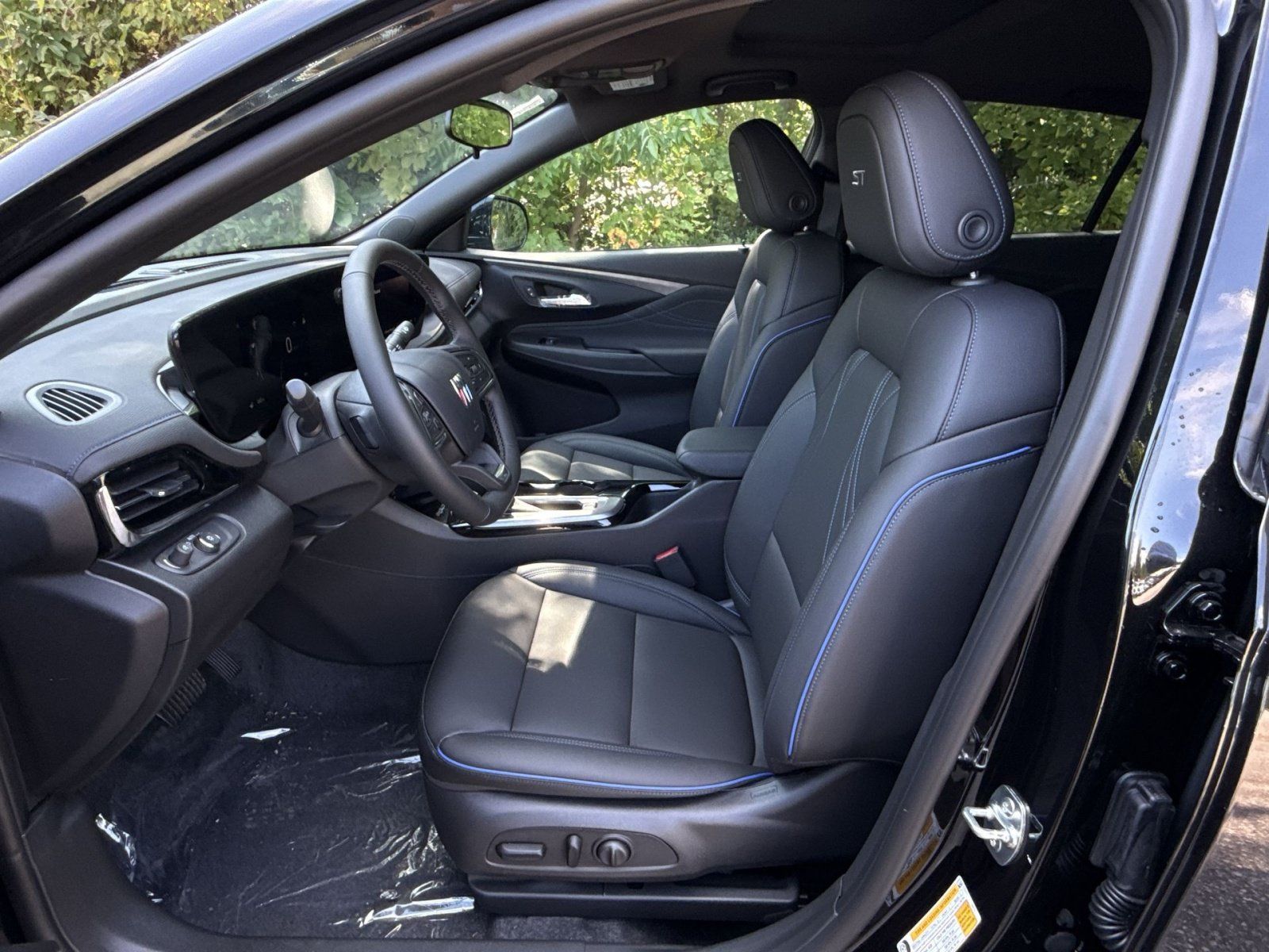 New 2026 Buick Envista Sport Touring w/ Convenience I Package FWD image 13