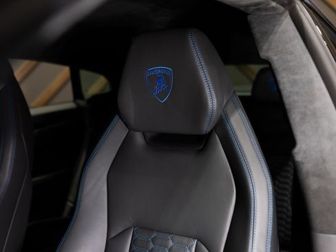 Used 2020 Lamborghini Urus image 17