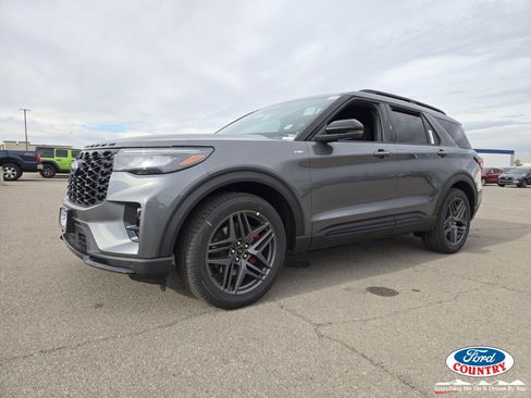 New 2026 Ford Explorer ST-Line w/ ST-Line Street Pack image 2