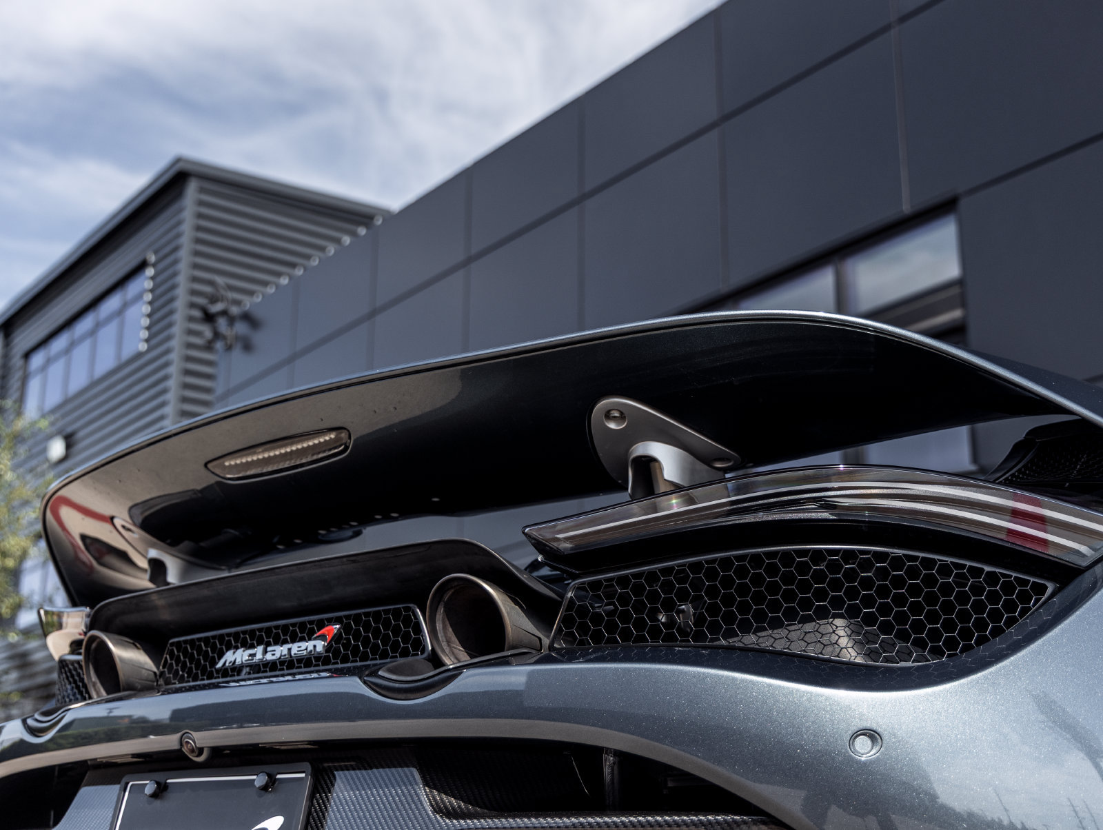 Used 2018 McLaren 720S RWD image 14