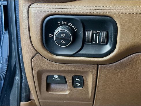 Used 2020 RAM 1500 Limited image 10