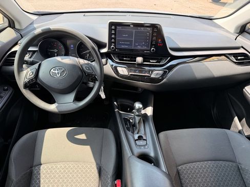 Used 2020 Toyota C-HR LE FWD image 11