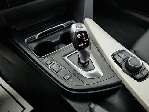 Used 2016 BMW 320i 4dr Sdn 320i with Driving Assi image 16