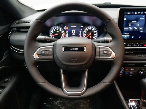 New 2026 Jeep Compass Latitude AWD/4WD image 14