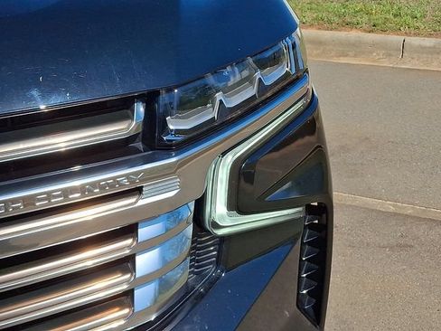Used 2023 Chevrolet Tahoe High Country AWD/4WD image 10