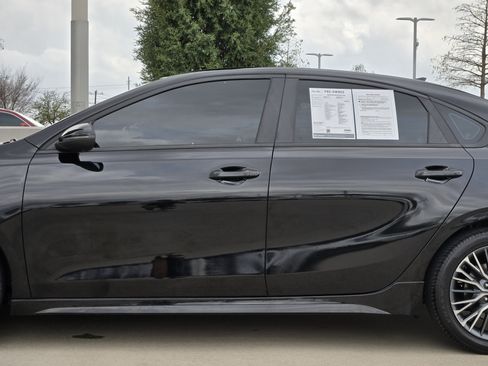 Used 2023 Kia Forte GT-Line w/ GT-Line Technology Package image 12