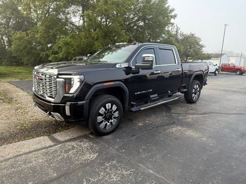 Used 2025 GMC Sierra 2500 Denali w/ Snow Plow Prep/Camper Package AWD/4WD image 1