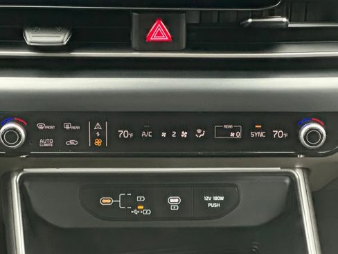 New 2026 Kia Carnival image 24