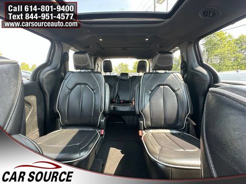 Used 2019 Chrysler Pacifica Limited w/ Advanced Safetytec Group FWD image 18