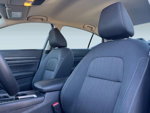 Used 2025 Nissan Altima 2.5 SV image 24